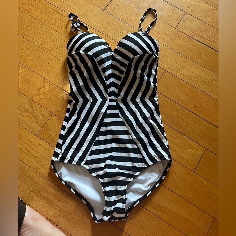 Perfect striped one piece swimsuit